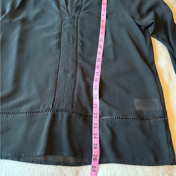 Michael Kors Black Vneck pullover tunic style sheer blouse with eyelet details M - Picture 11 of 14